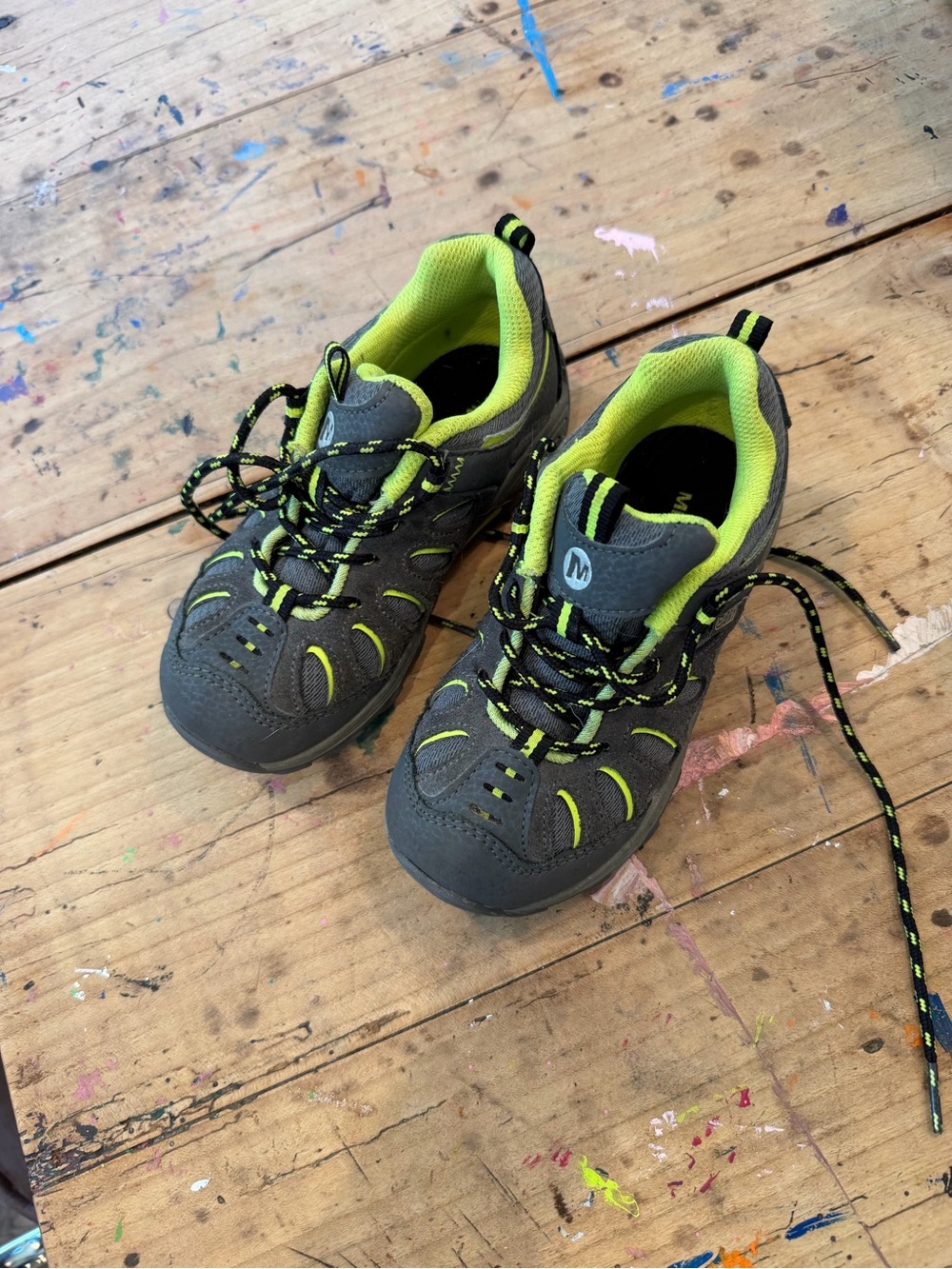 Kids Merrill Gray and Neon Green Hiking Shoes, size 11K
